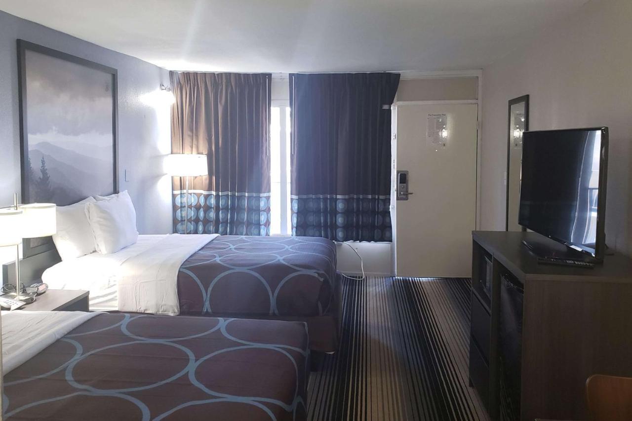 Super 8 By Wyndham Morganton Hotell Exteriör bild