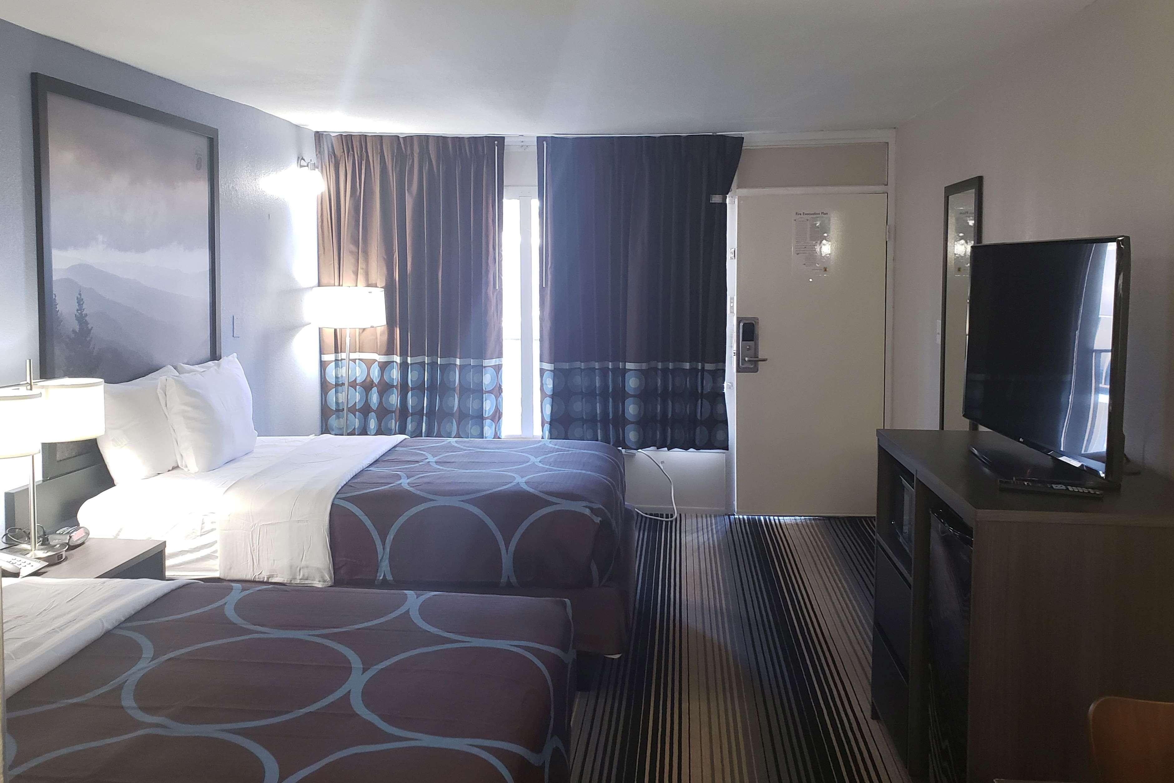 Super 8 By Wyndham Morganton Hotell Exteriör bild