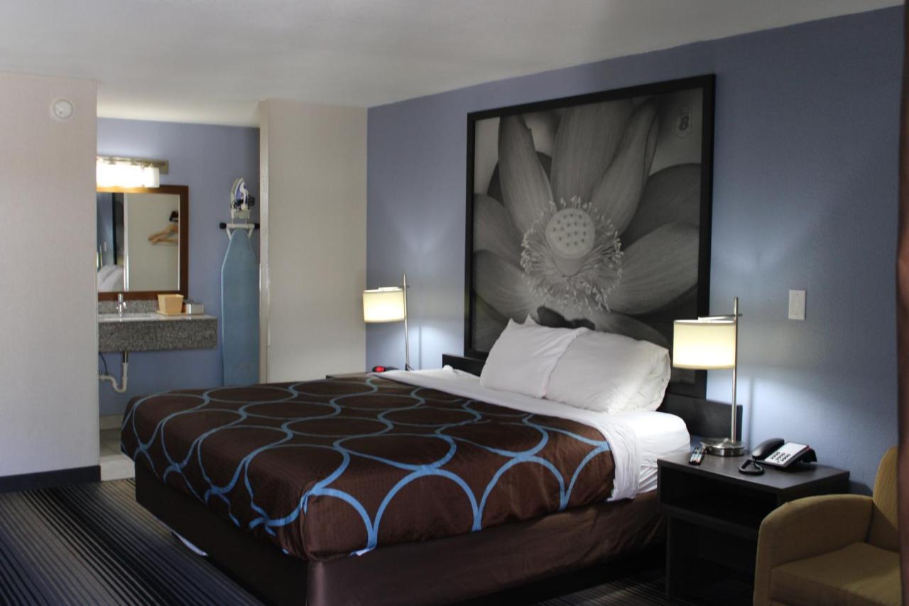Super 8 By Wyndham Morganton Hotell Exteriör bild
